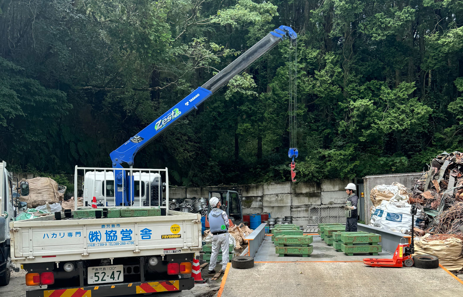 大型車両を計量するトラックスケール